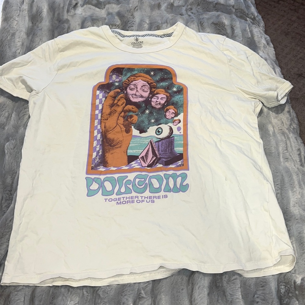 Volcom t shirt